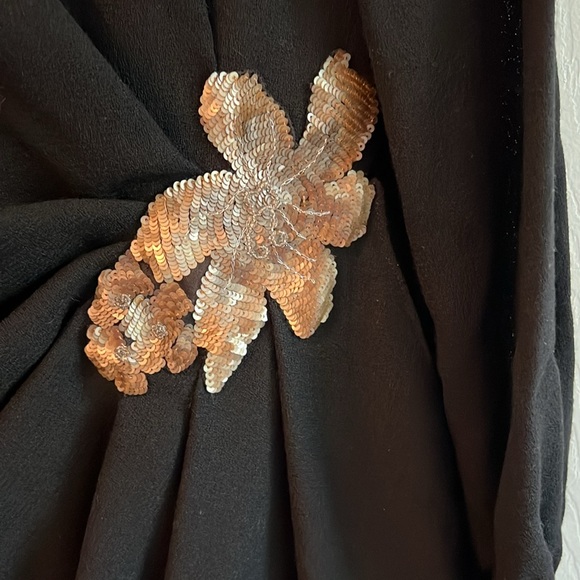 Perfect Black crepe 100% wool lined wrap dress,  exceptional beading. - Picture 3 of 8